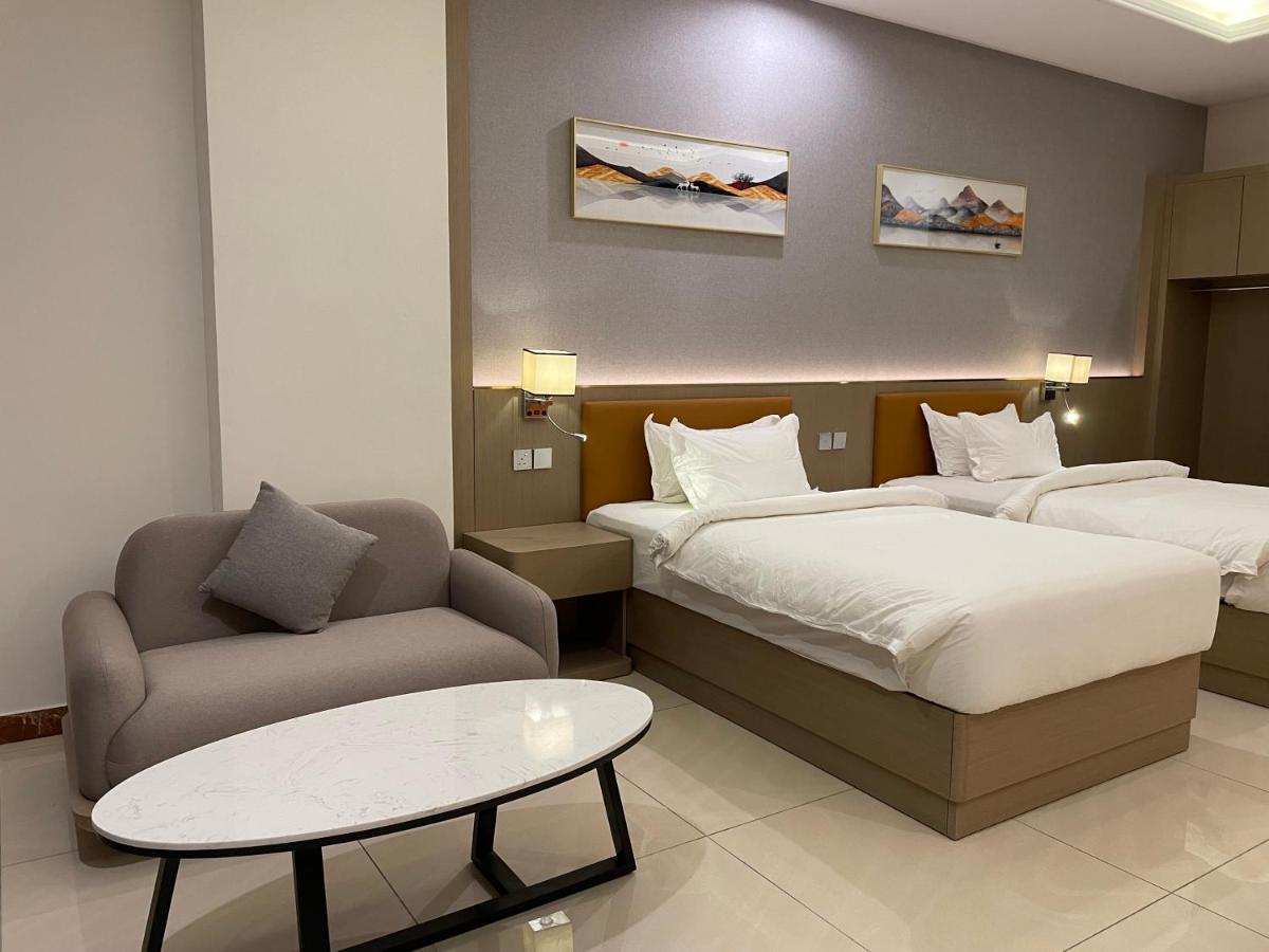 Season Inn Hotel_Al Hail Сиб Екстериор снимка
