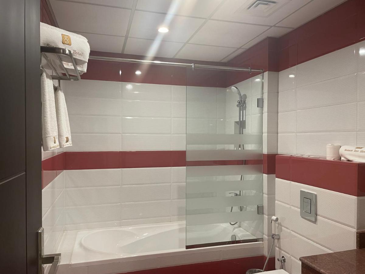 Season Inn Hotel_Al Hail Сиб Екстериор снимка